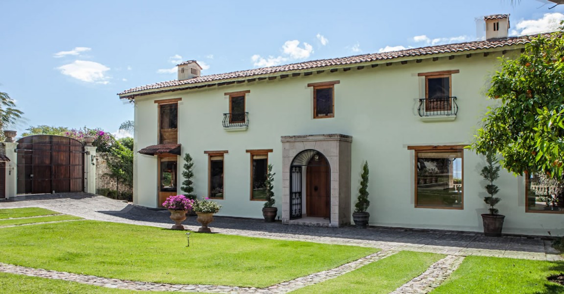 4 Bedroom Lake Front Tuscan Villa for Sale, Ajijic, Jalisco, Mexico