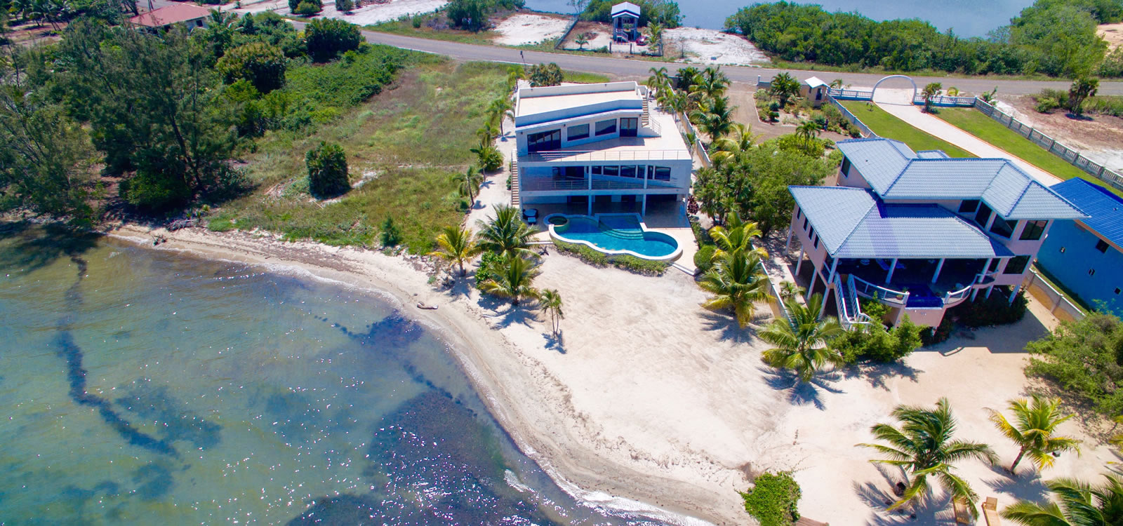 4 Bedroom Luxury Beach House For Sale