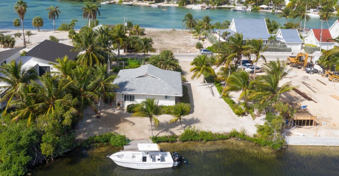 2 Bedroom Waterfront Cottage for Sale, Cayman Kai, Grand Cayman 7th