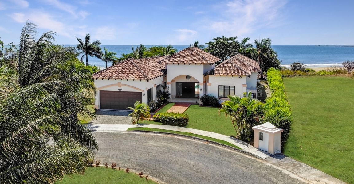 4 Bedroom Beachfront Home For Sale Pedasi Panama 7th Heaven Properties