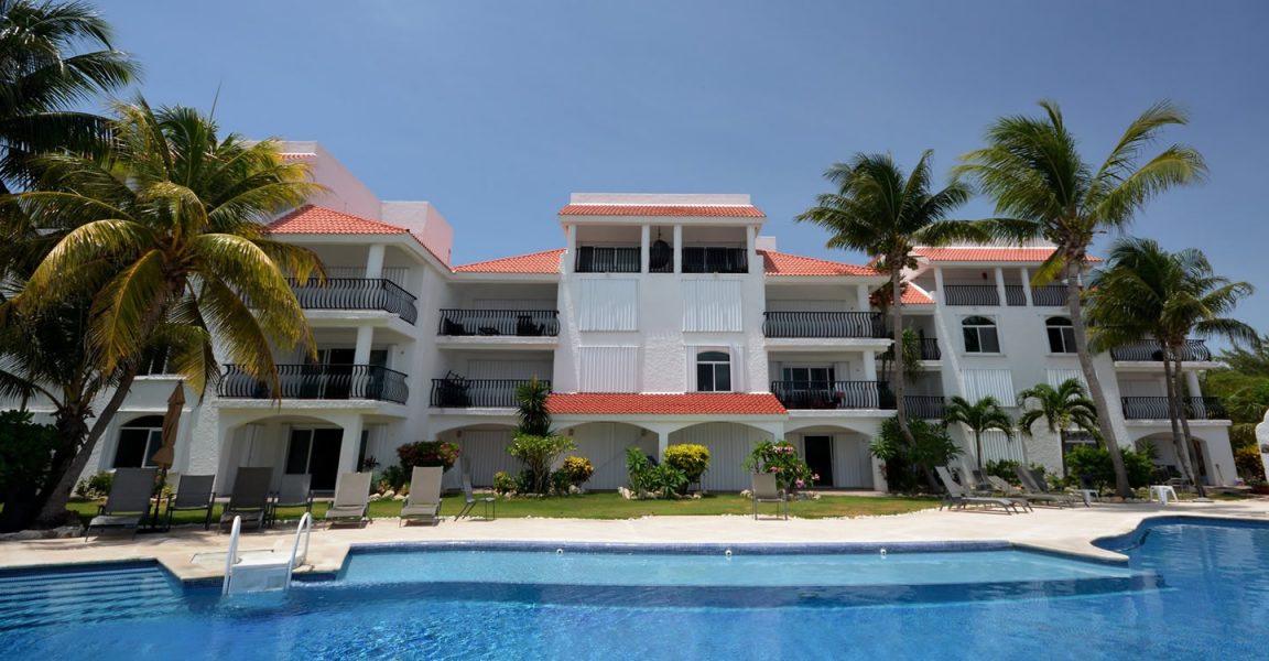 1 Bedroom Beachfront Condo For Sale, Caribbean Reef, Puerto Morelos ...